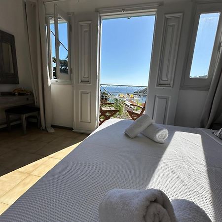Niriides Hotel Apartments Symi Bagian luar foto