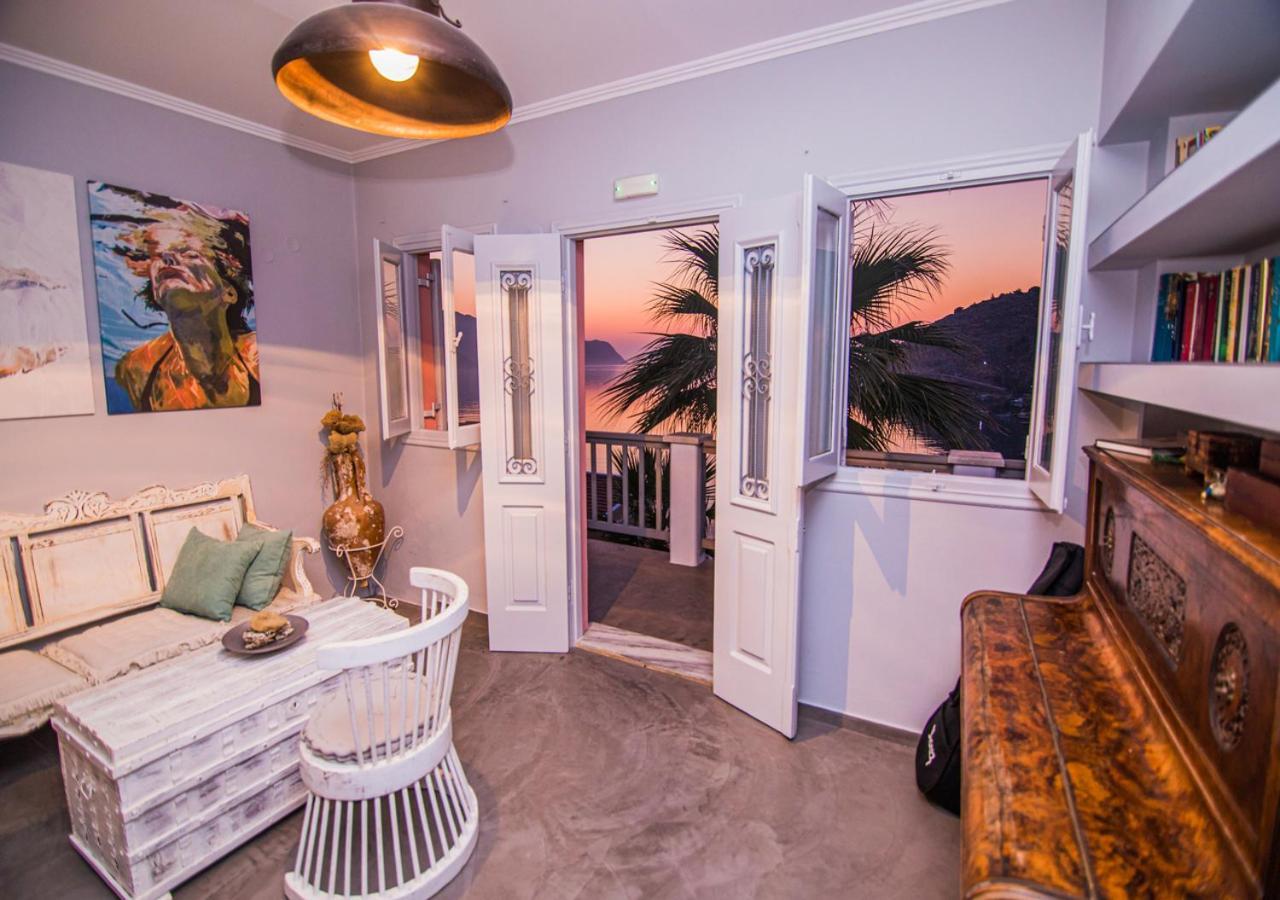 Niriides Hotel Apartments Symi Bagian luar foto