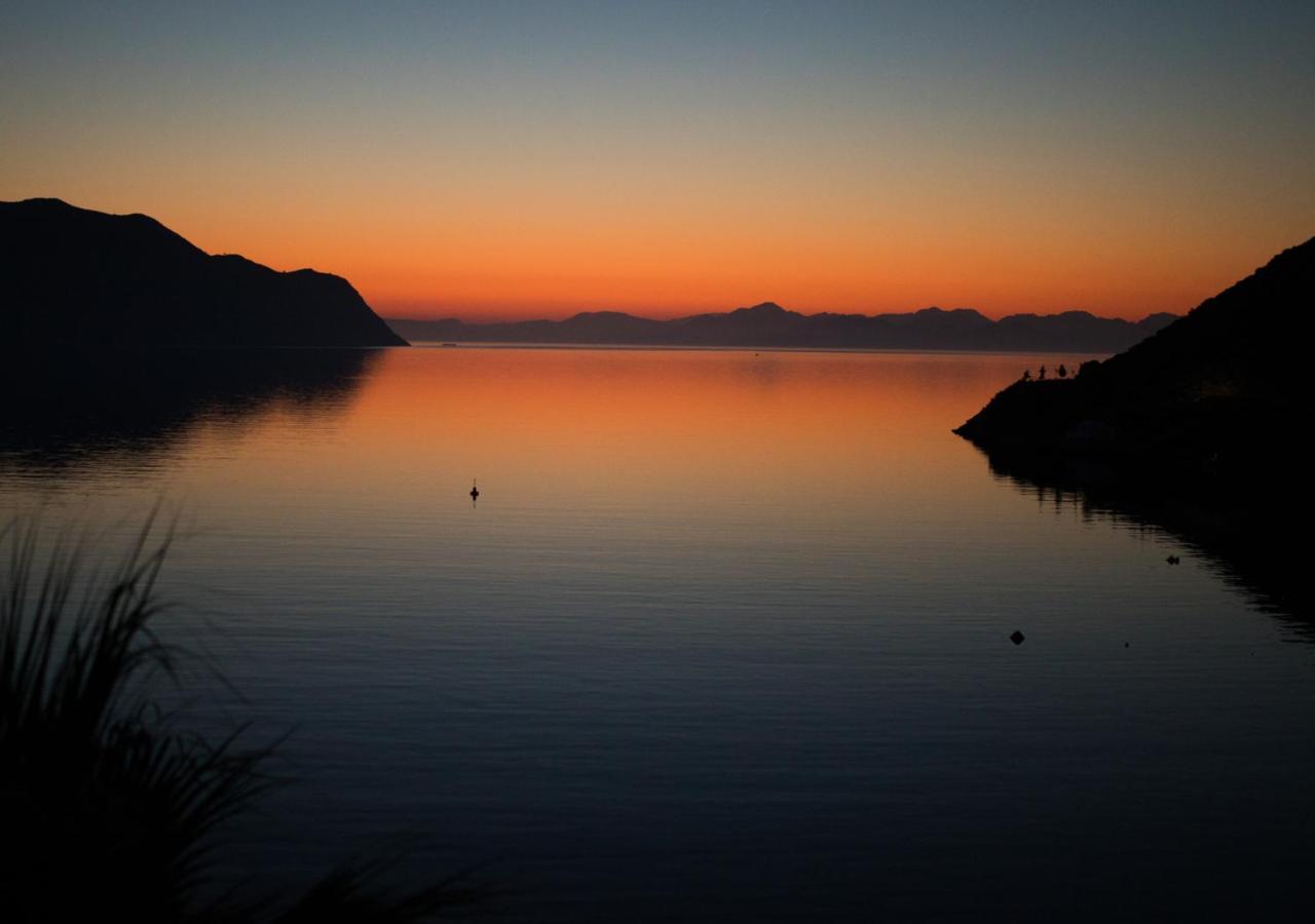 Niriides Hotel Apartments Symi Bagian luar foto