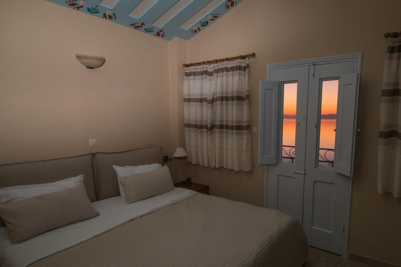 Niriides Hotel Apartments Symi Bagian luar foto
