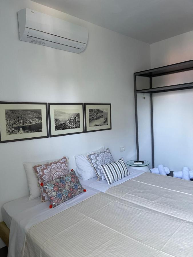 Niriides Hotel Apartments Symi Bagian luar foto