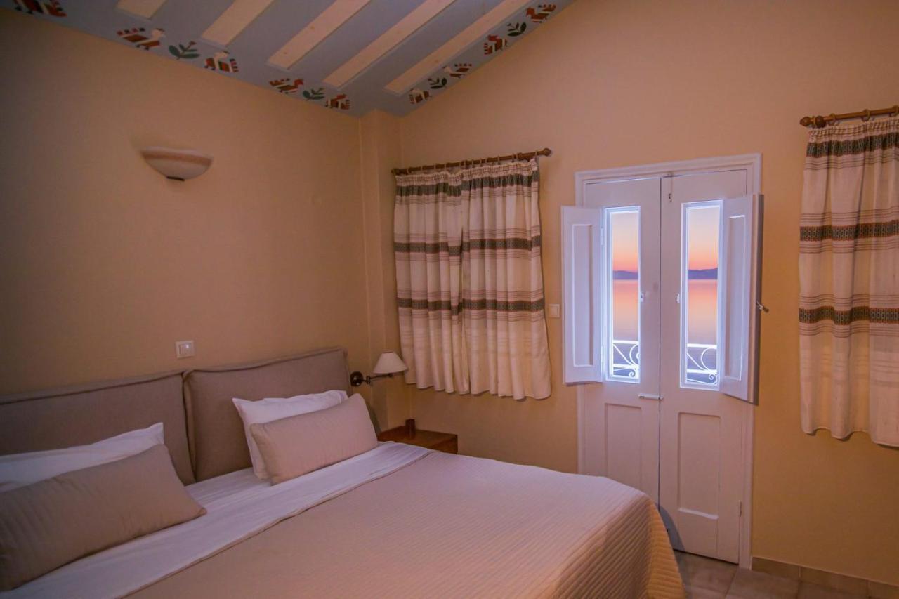 Niriides Hotel Apartments Symi Bagian luar foto