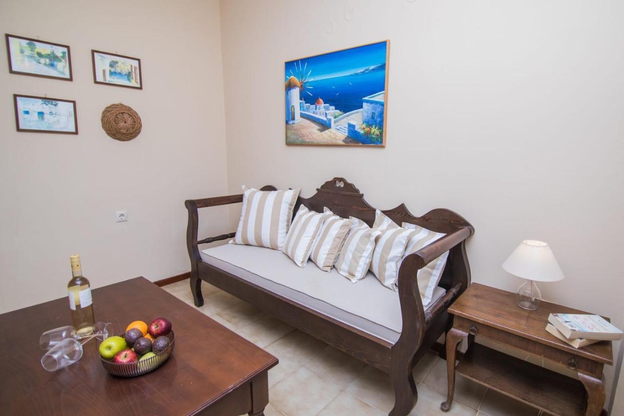 Niriides Hotel Apartments Symi Bagian luar foto