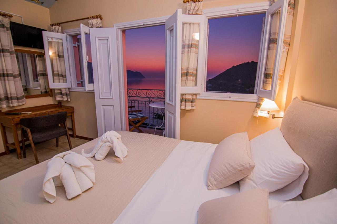 Niriides Hotel Apartments Symi Bagian luar foto