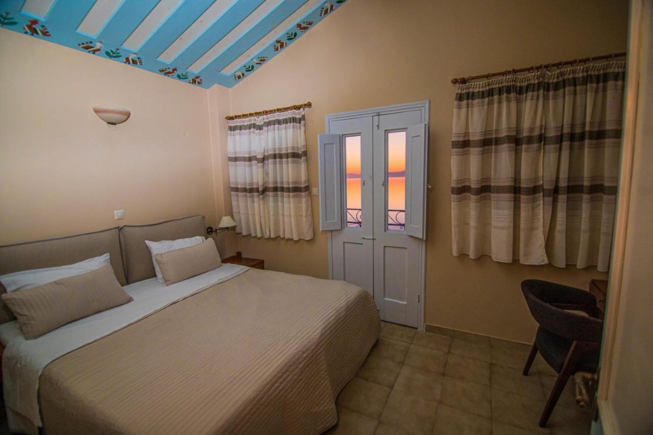 Niriides Hotel Apartments Symi Bagian luar foto
