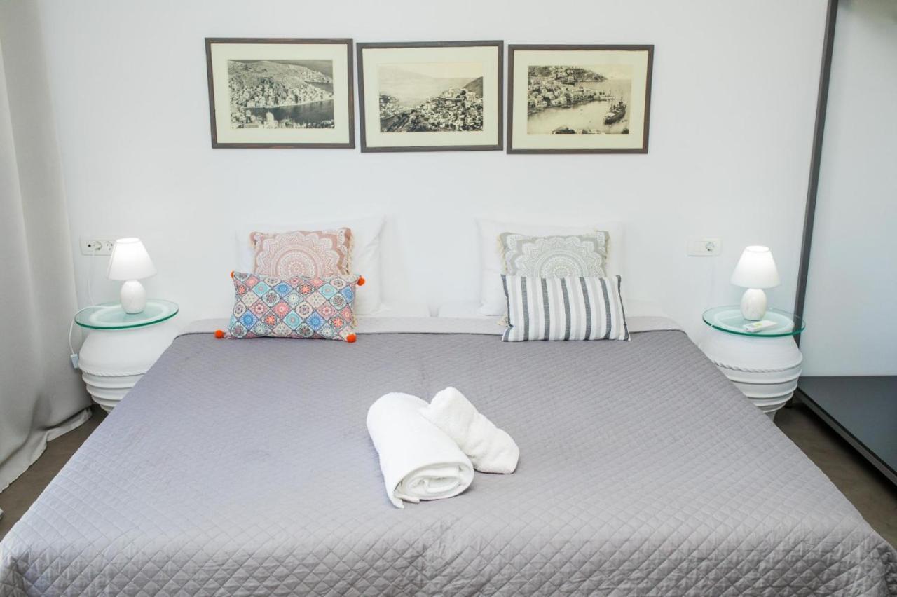 Niriides Hotel Apartments Symi Bagian luar foto