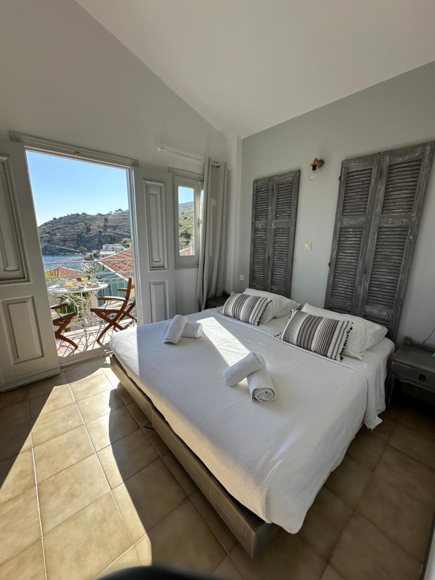 Niriides Hotel Apartments Symi Bagian luar foto