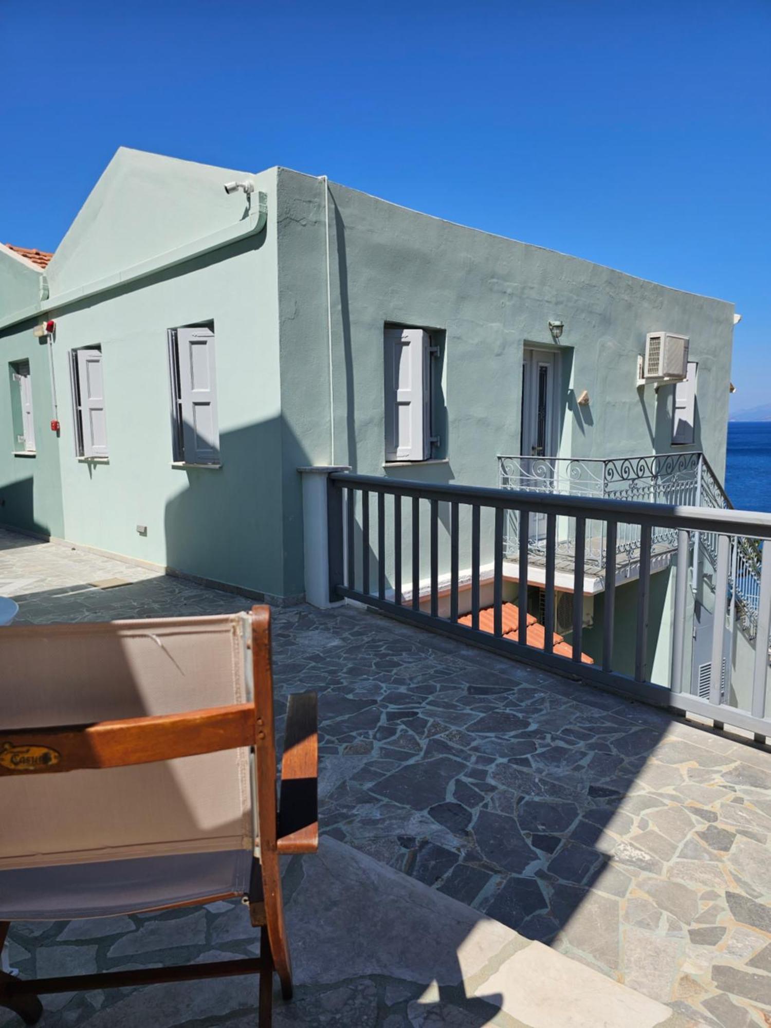 Niriides Hotel Apartments Symi Bagian luar foto
